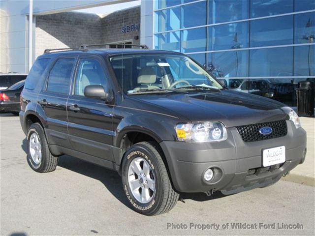 Ford Escape 4dr Sdn XLS Sport Utility