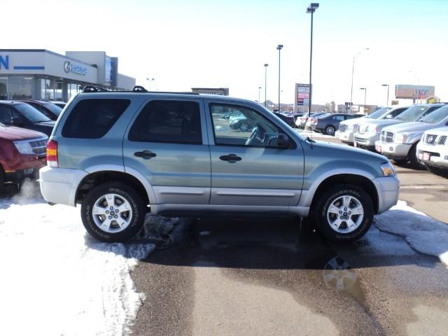 Ford Escape 2007 photo 2