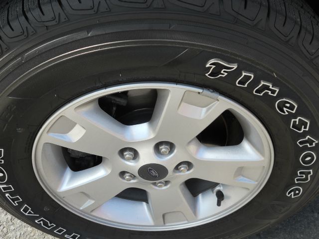 Ford Escape 2007 photo 18