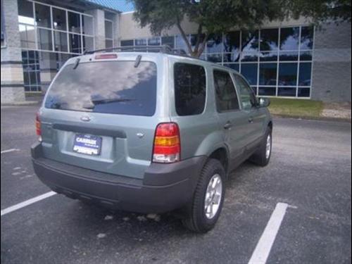 Ford Escape 2007 photo 2