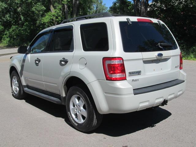 Ford Escape 2008 photo 2