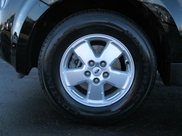 Ford Escape 2008 photo 2