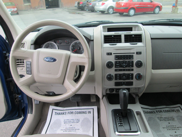 Ford Escape 2008 photo 3