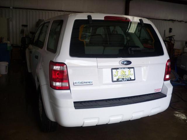 Ford Escape 2008 photo 2