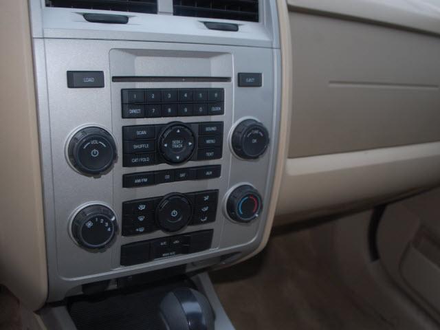 Ford Escape 2008 photo 2