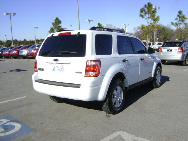 Ford Escape 2008 photo 2