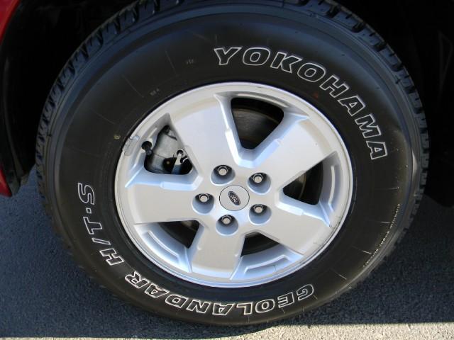 Ford Escape 2008 photo 3