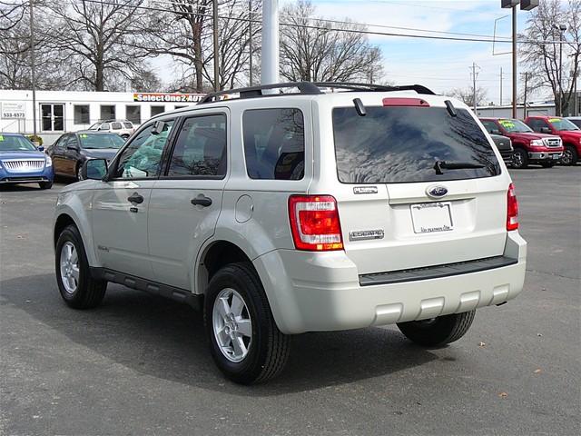 Ford Escape 2008 photo 2