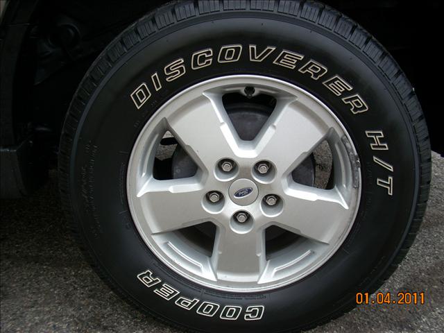 Ford Escape 2008 photo 3