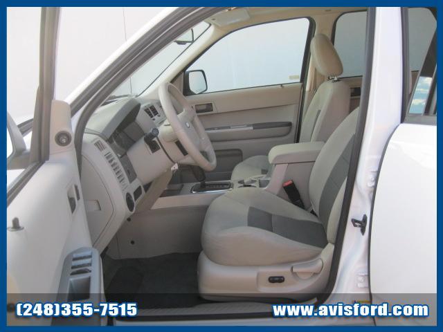 Ford Escape 2008 photo 2