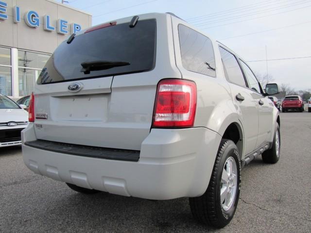 Ford Escape 2008 photo 2