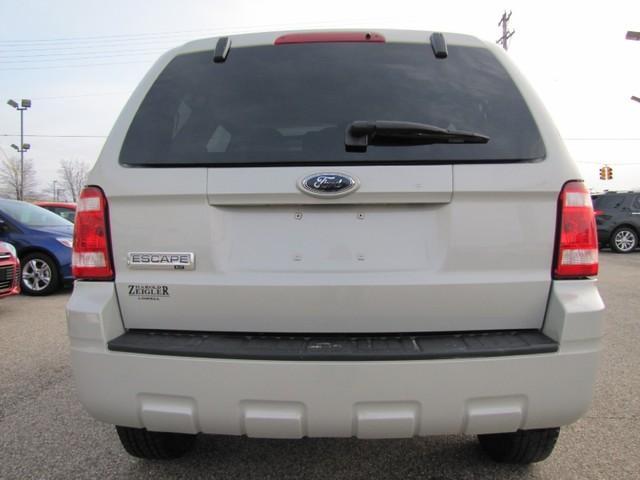 Ford Escape 2008 photo 3