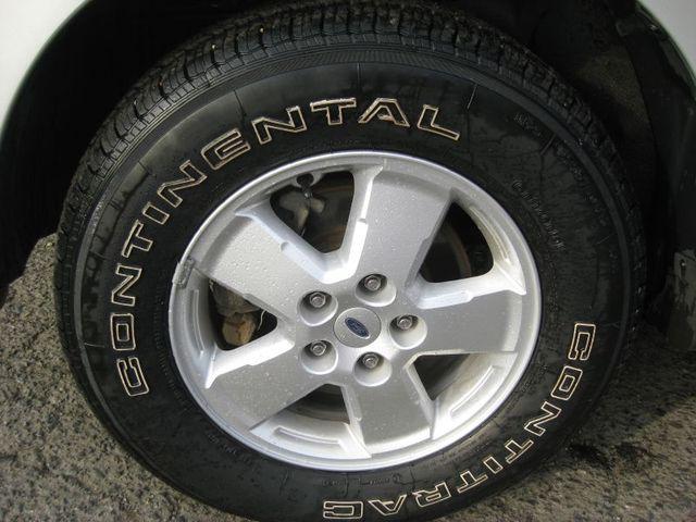 Ford Escape 2008 photo 1
