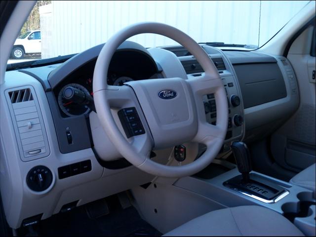 Ford Escape 2008 photo 2