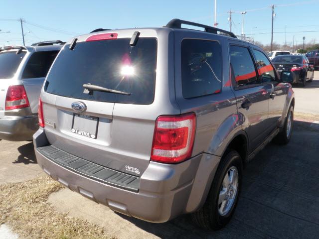 Ford Escape 2008 photo 2