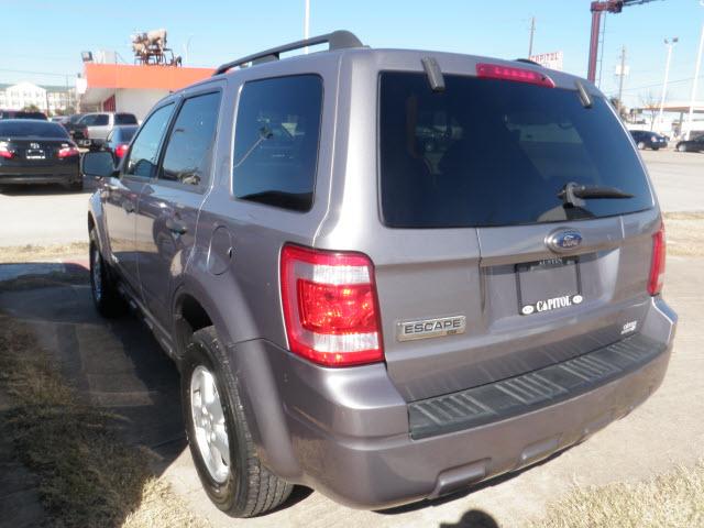 Ford Escape 2008 photo 3