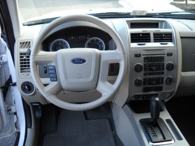 Ford Escape 2008 photo 1