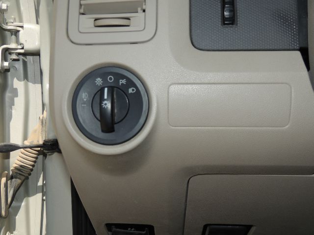 Ford Escape 2008 photo 10