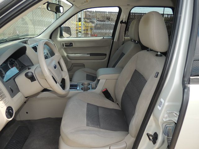 Ford Escape 2008 photo 21