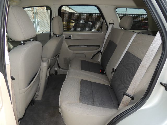 Ford Escape 2008 photo 25