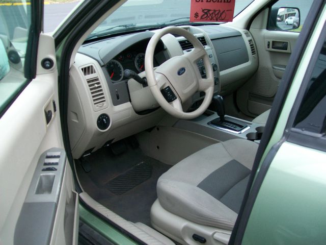 Ford Escape 2008 photo 2