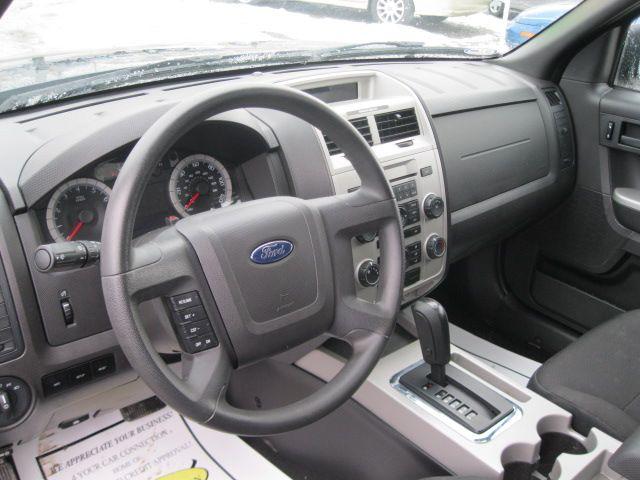 Ford Escape 2008 photo 2