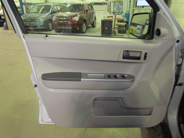 Ford Escape 2008 photo 3