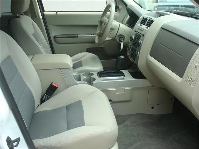 Ford Escape 2008 photo 2