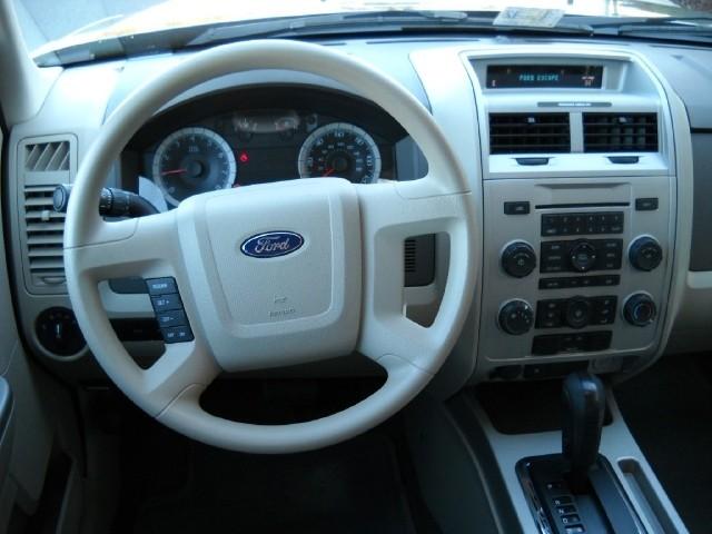 Ford Escape 2008 photo 3