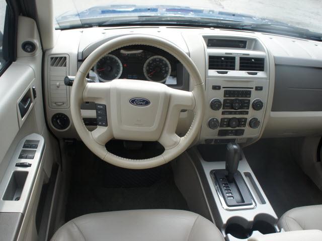 Ford Escape 2008 photo 2