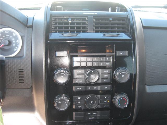 Ford Escape 2008 photo 2