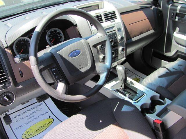 Ford Escape 2008 photo 2
