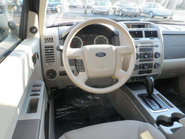 Ford Escape 2008 photo 3