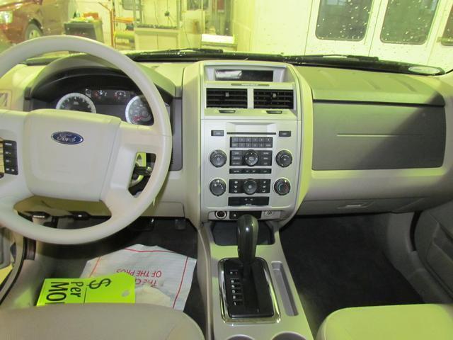 Ford Escape 2008 photo 2