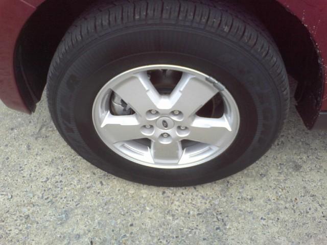Ford Escape 2008 photo 2