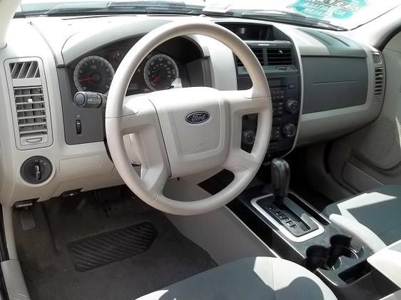 Ford Escape 2008 photo 2