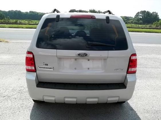 Ford Escape 2008 photo 3