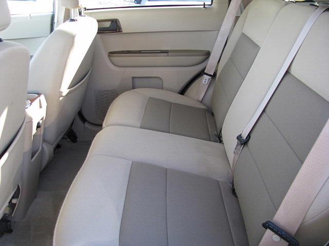 Ford Escape 2008 photo 2
