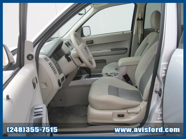 Ford Escape 2008 photo 2