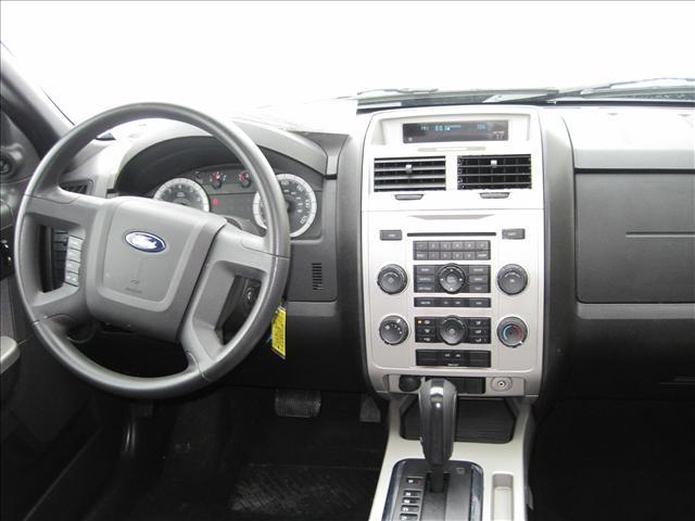 Ford Escape 2008 photo 2