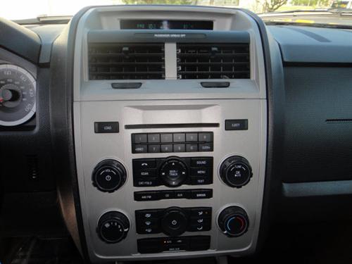 Ford Escape 2009 photo 2