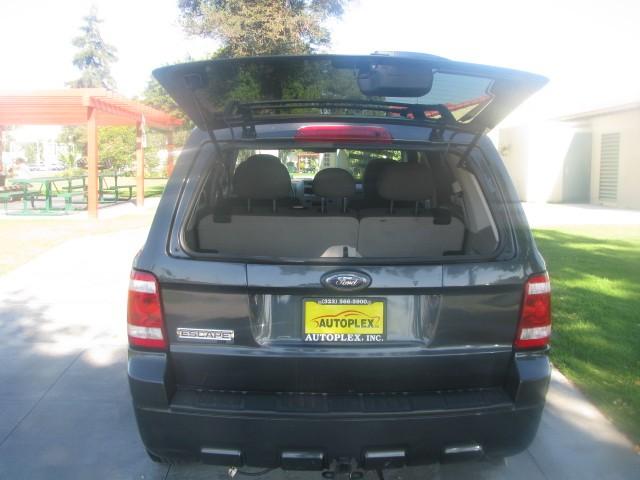 Ford Escape 2009 photo 2