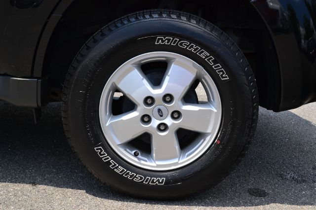 Ford Escape 2009 photo 17