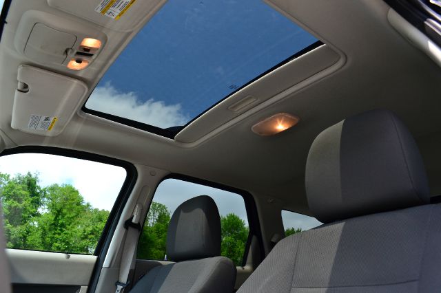 Ford Escape 2009 photo 21
