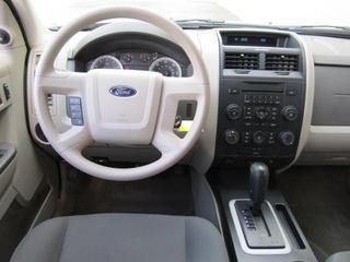 Ford Escape 2009 photo 2