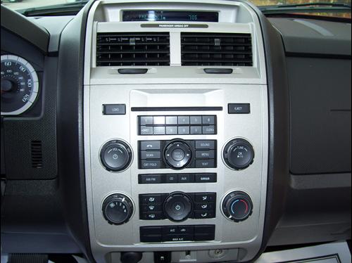 Ford Escape 2009 photo 2