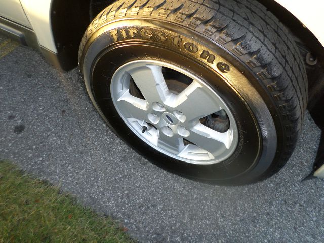Ford Escape 2009 photo 3