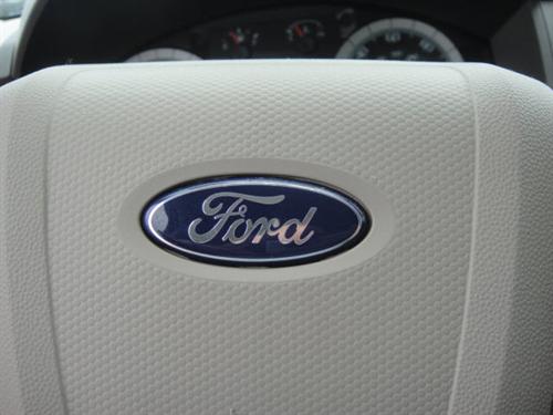 Ford Escape 2009 photo 1