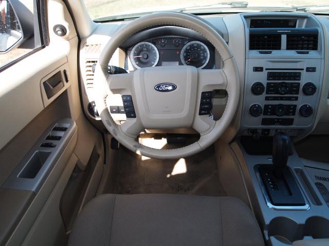 Ford Escape 2009 photo 2