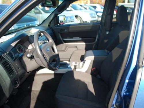 Ford Escape 2009 photo 2